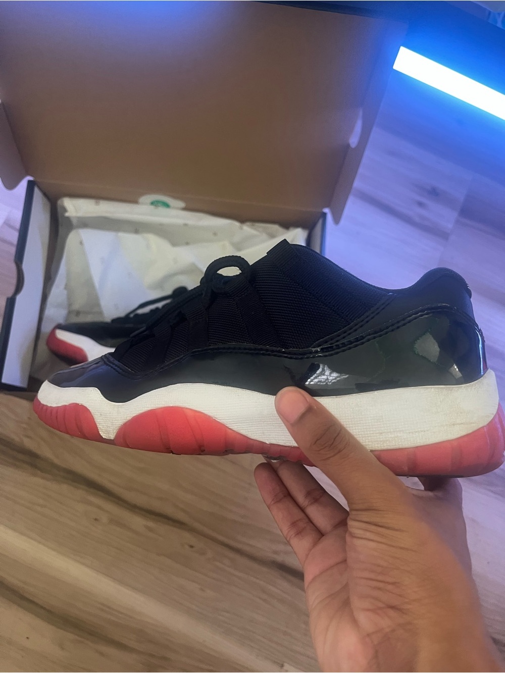 Jordan Men's Black & Red Low-Top Athletic Shoes